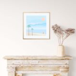 Affiche vacances d'été à la plage, au bord de la mer, dans un cadre, décoration intérieur, "Aloha bike" tableau d'une illustration minimaliste de DENADDA.