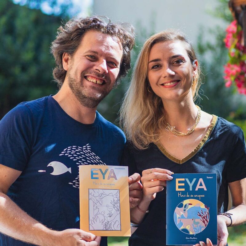 Sam & Elma et le DUO EYA Auteur française, Elma Bouthors présente son livre pour enfant. EYA une petite tortue de mer. Collection DENADDA