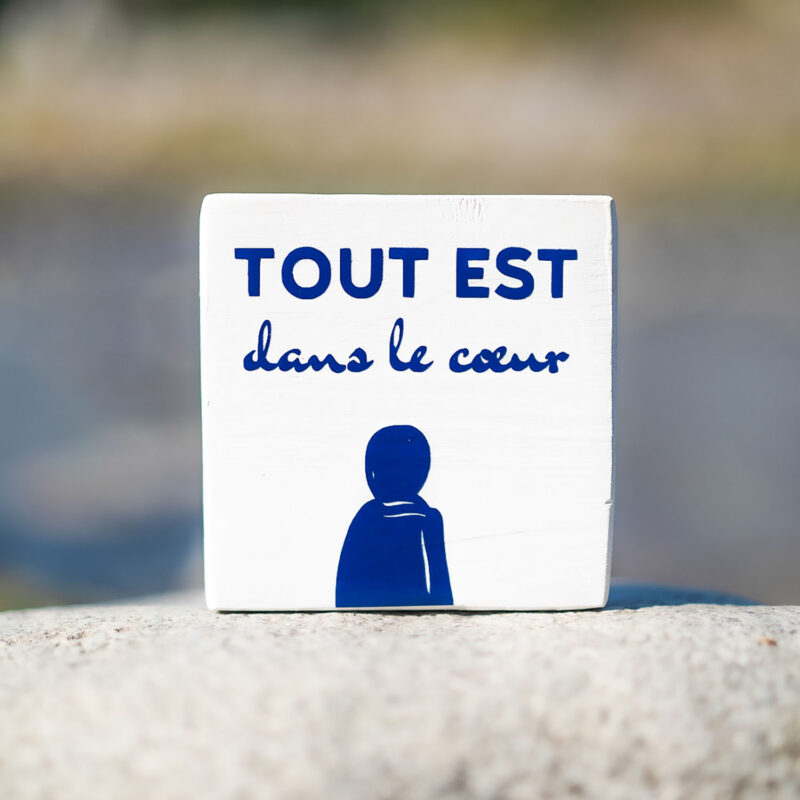 Pancarte en bois - Mémo - Tout est dans le coeur Pancarte en bois zen fait main couleur blanc décoration intérieur avec message tout est dans le coeur. Denadda