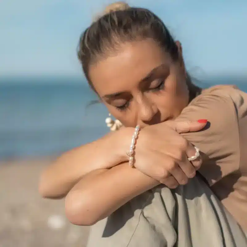 Bracelet perles d'eau douce - Ondine Bracelet en perles d'eau douce. Ondine un bijou pour femme de la collection Pure de DENADDA.