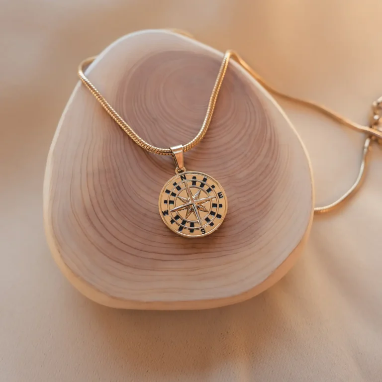 Collier boussole, bijou DENADDA