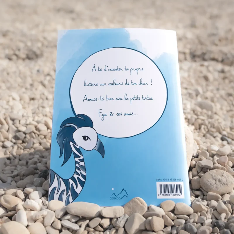 Livre de coloriages - Eya au pays des conteurs d'histoires Dos de couverture du livre de coloriages d'Eya au pays des conteurs d'histoires. Collection DENADDA